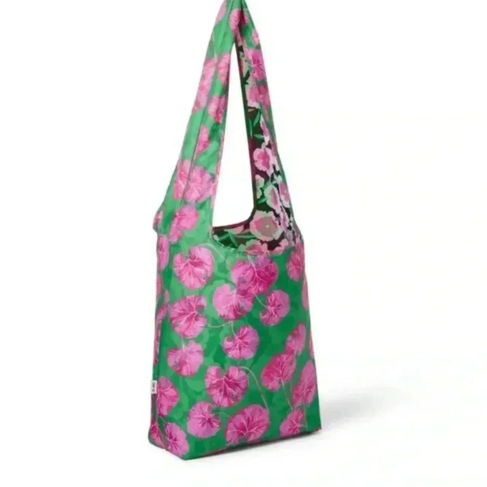 DVF x Target Reversible Tote - Picture 1 of 10